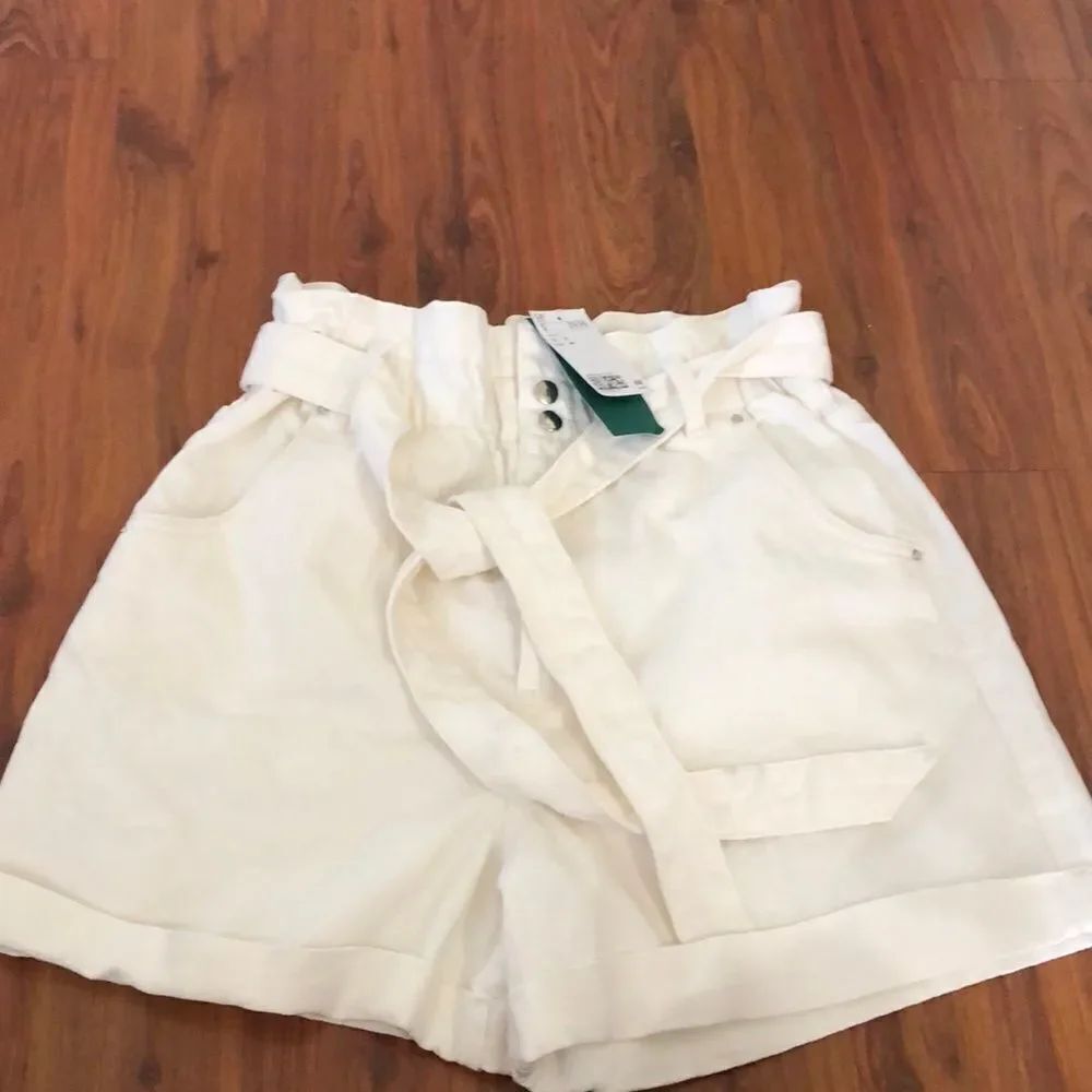 NWT H&M off white high waist paper bag heavy cotton twill shorts 8.